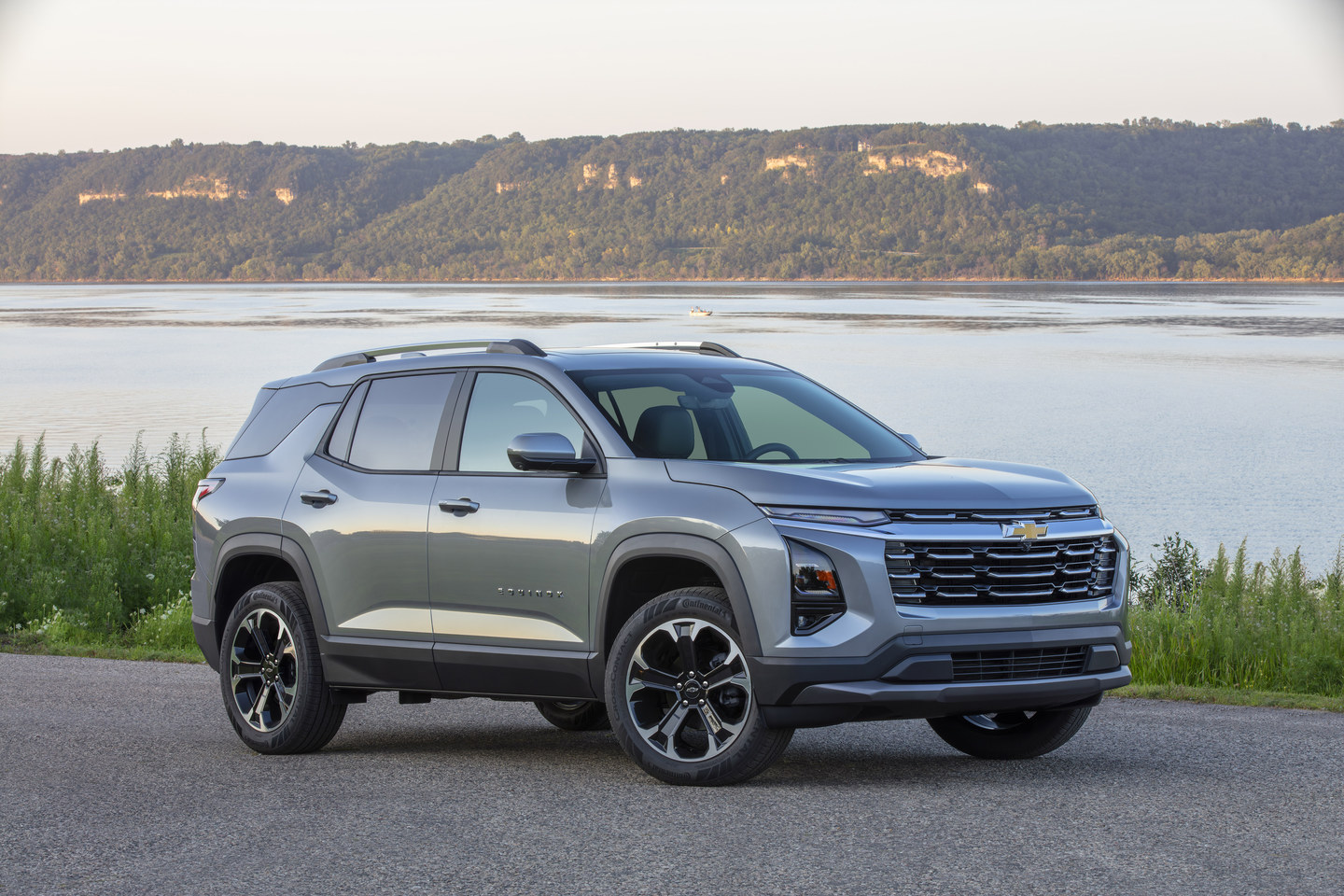 2026 Chevrolet Equinox vs. 2026 Honda CR-V: Which Compact SUV Wins in North Battleford?