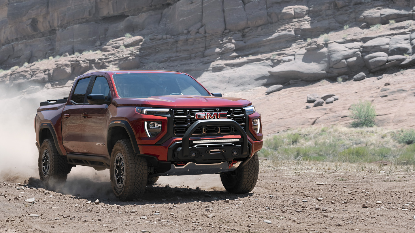 2026 GMC Sierra 1500 or 2026 GMC Canyon: Which GMC Truck Is Right for Saskatchewan?
